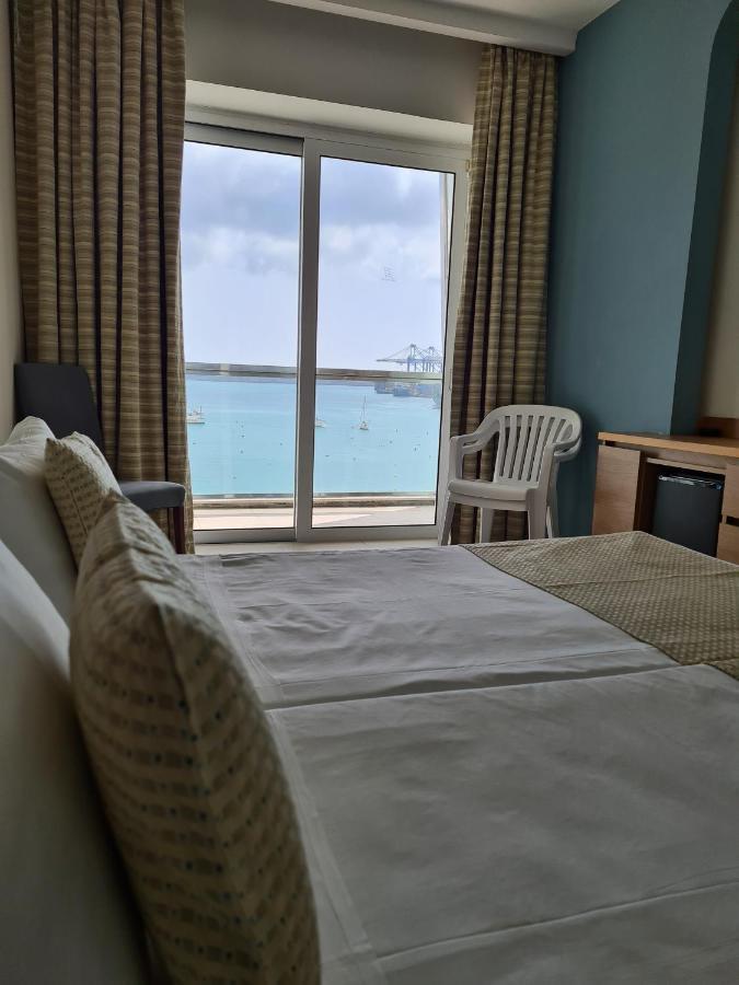 Water'S Edge Hotel Birżebbuġa المظهر الخارجي الصورة