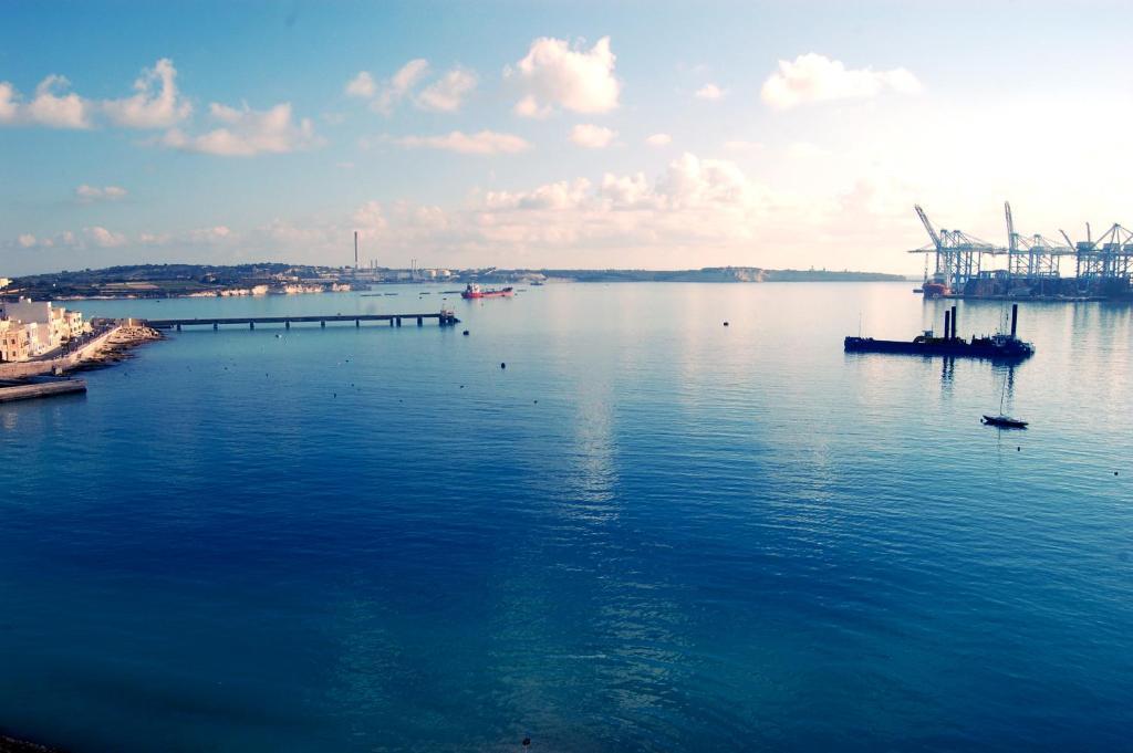 Water'S Edge Hotel Birżebbuġa المظهر الخارجي الصورة