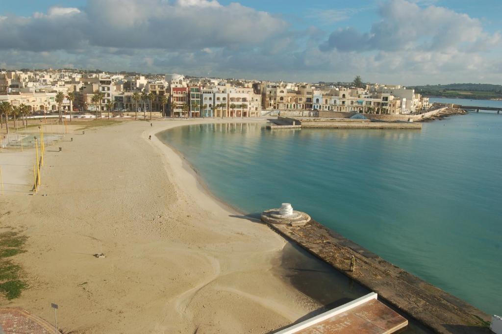 Water'S Edge Hotel Birżebbuġa المظهر الخارجي الصورة