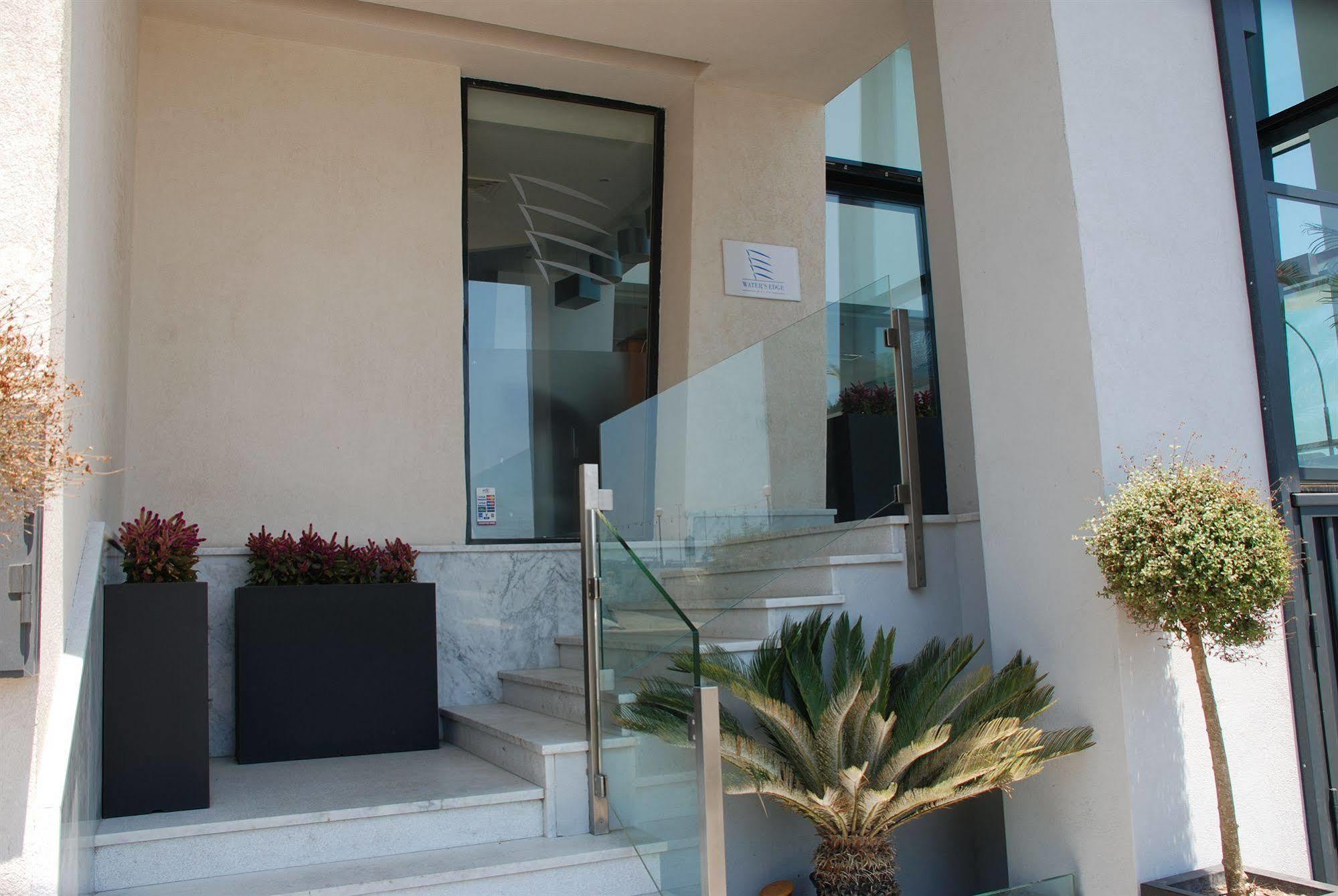 Water'S Edge Hotel Birżebbuġa المظهر الخارجي الصورة